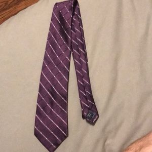 IZOD purple neck tie